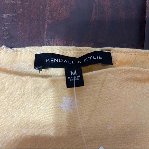 Kendall & Kylie Yellow Daisy Skirt Women’s Medium New Pacsun Zips Floral - Picture 3 of 8